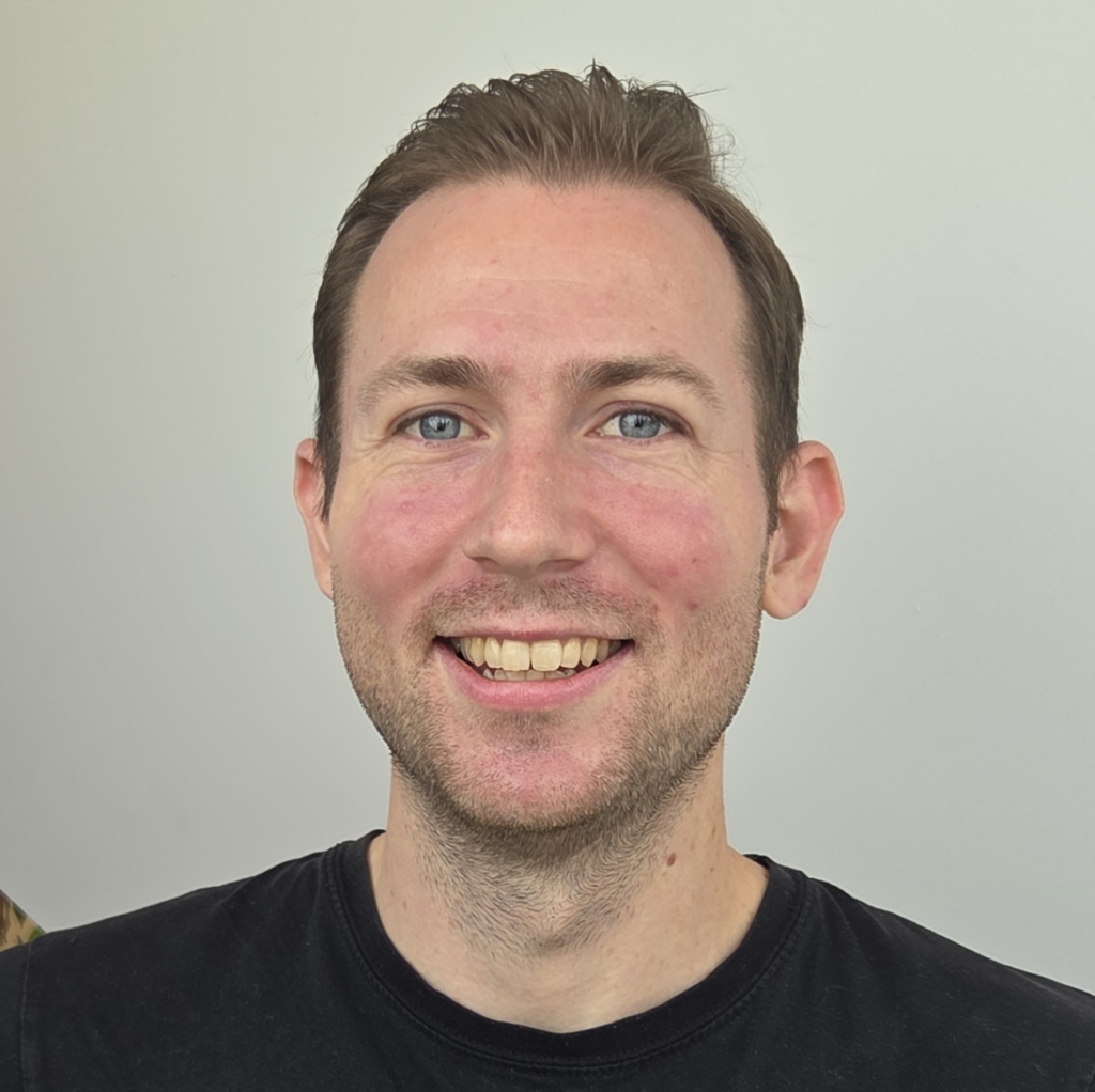 Jesper arbejder med digitalisering og udvikling af hjemmesider og apps til byggebranchen med fokus på tilsyn, rapportering samt fejl og mangler.